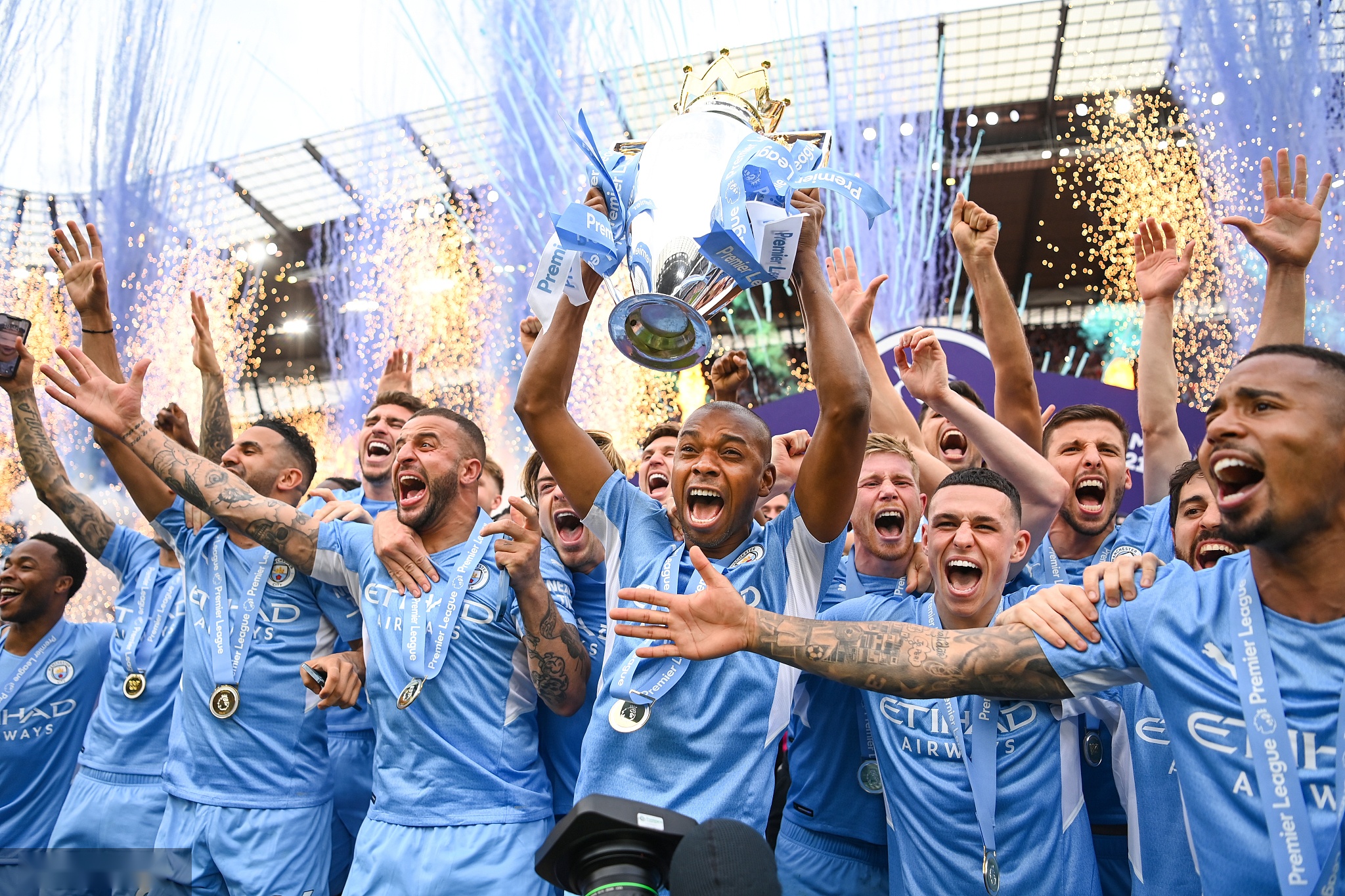 轻球员迅速 轻球员迅速